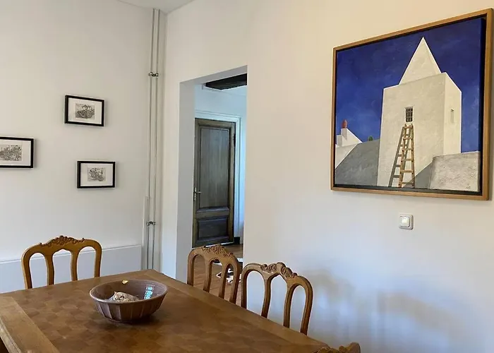 Authentic - 6p-apartment شقة *