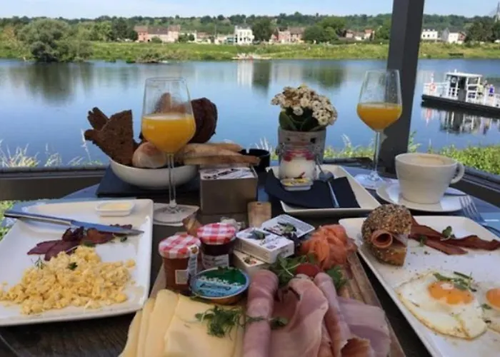 Authentic - 6p-apartment شقة *